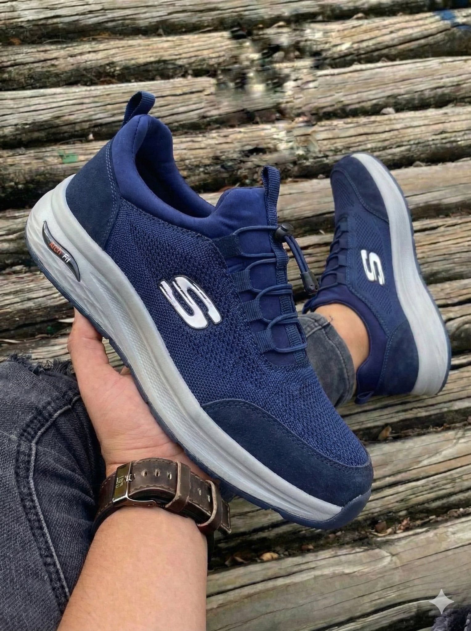 SKECHERS ARCH FIT